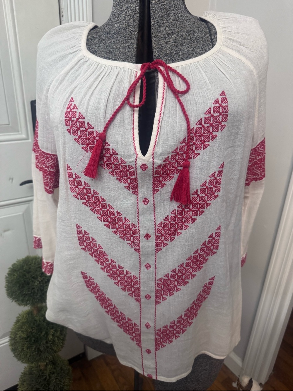 Women’s Lucky Brand Bohemian Embroidered Peasant Top Medium